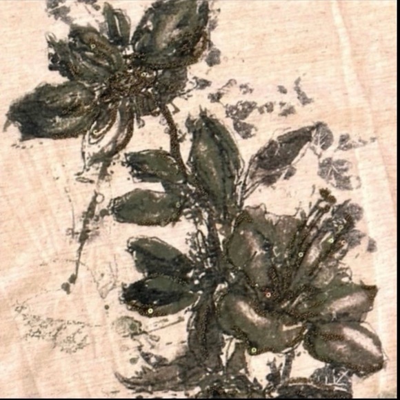 Neutral summer tee with floral and sequin decor by Christopher & Banks - Picture 4 of 6